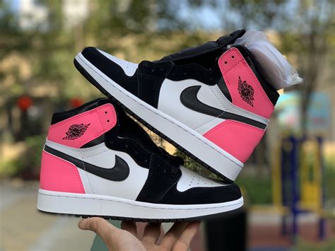 Womens Jordan 1 Shoes 